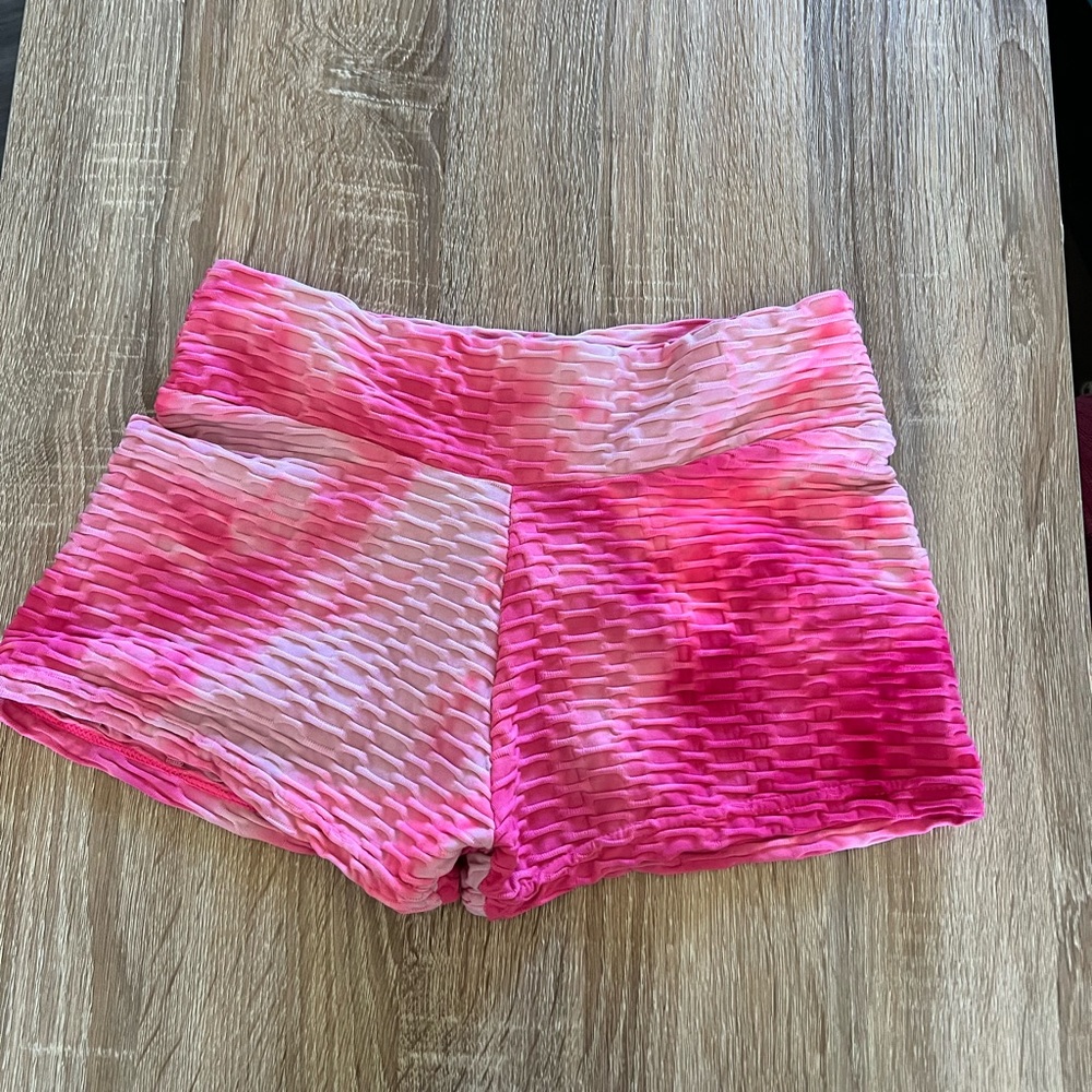 SHEIN butt scrunch spandex shorts, size small